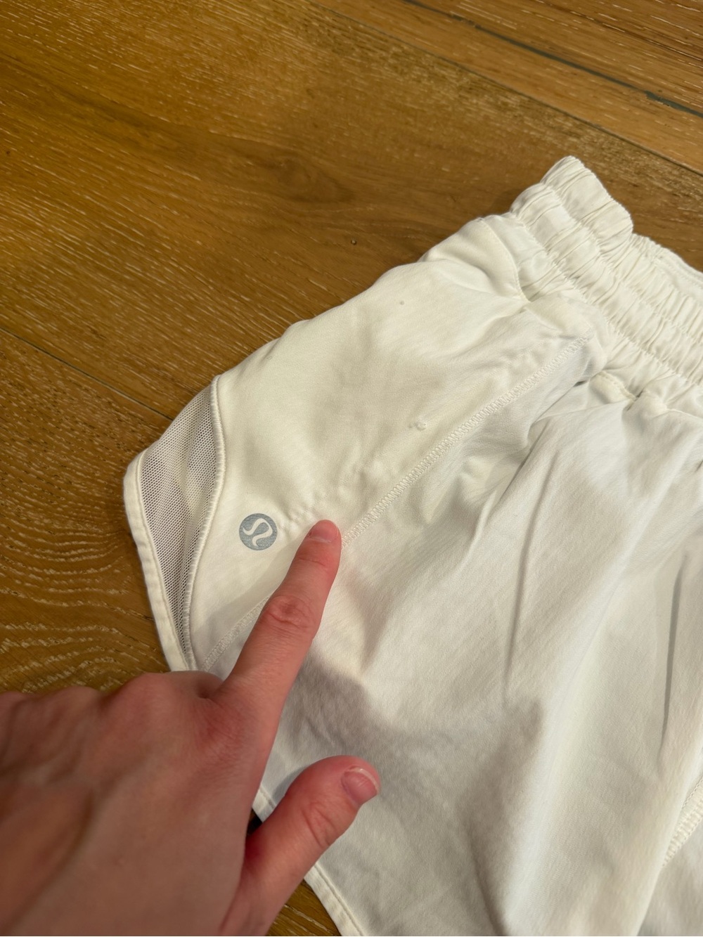 lululemon athletica Running Shorts - size 4 - Picture 5 of 6